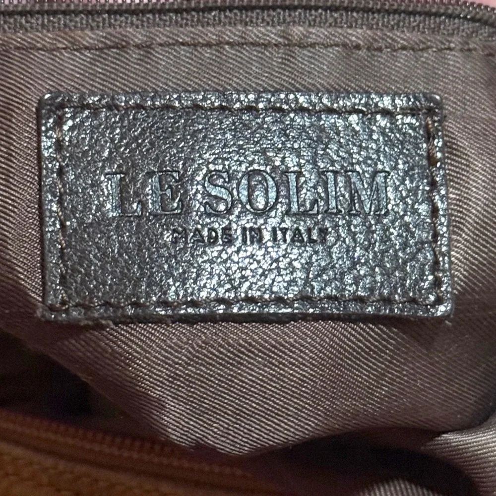 Le Solim add distinctive